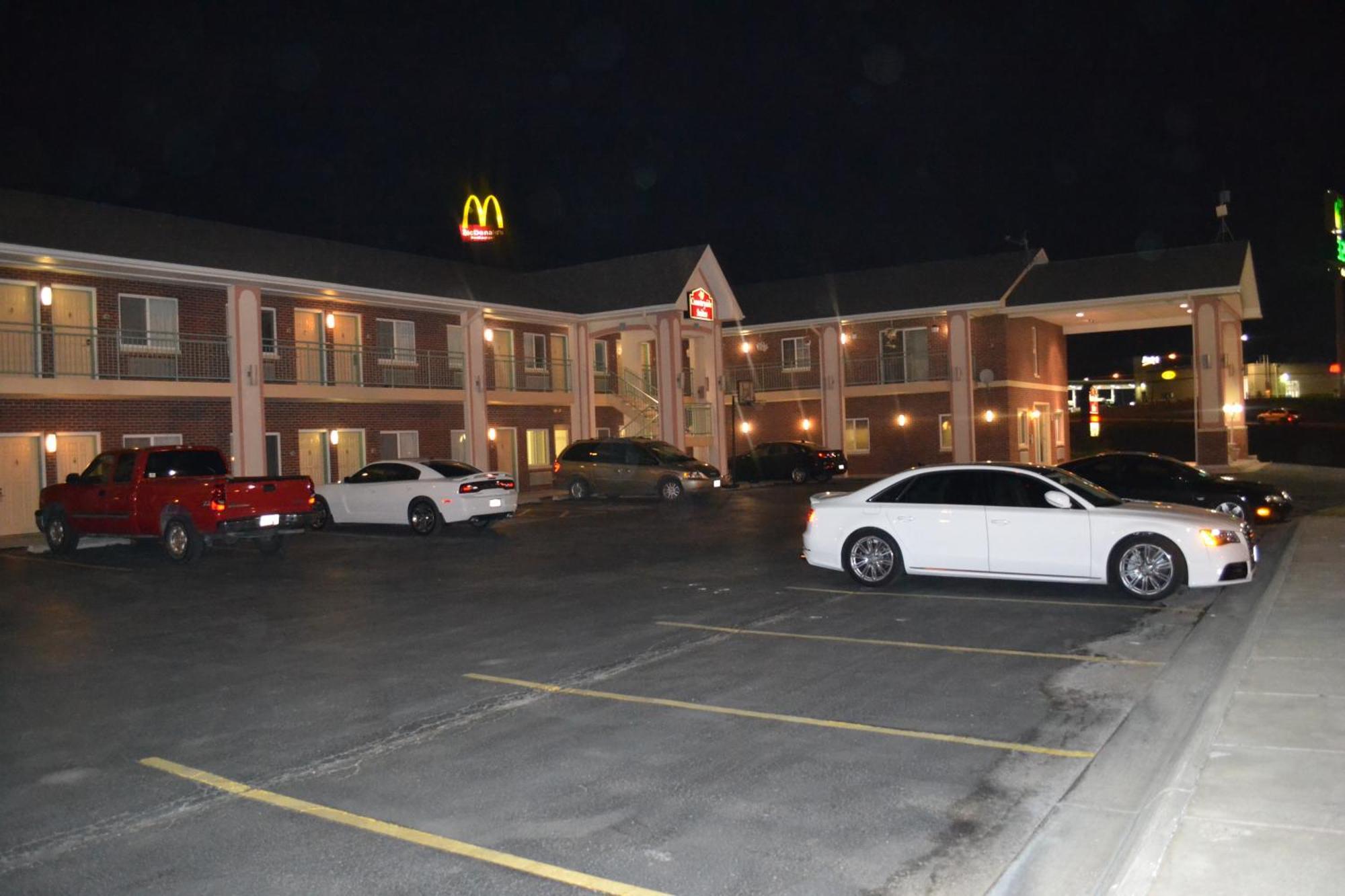 Countryside Suites אומהה מראה חיצוני תמונה
